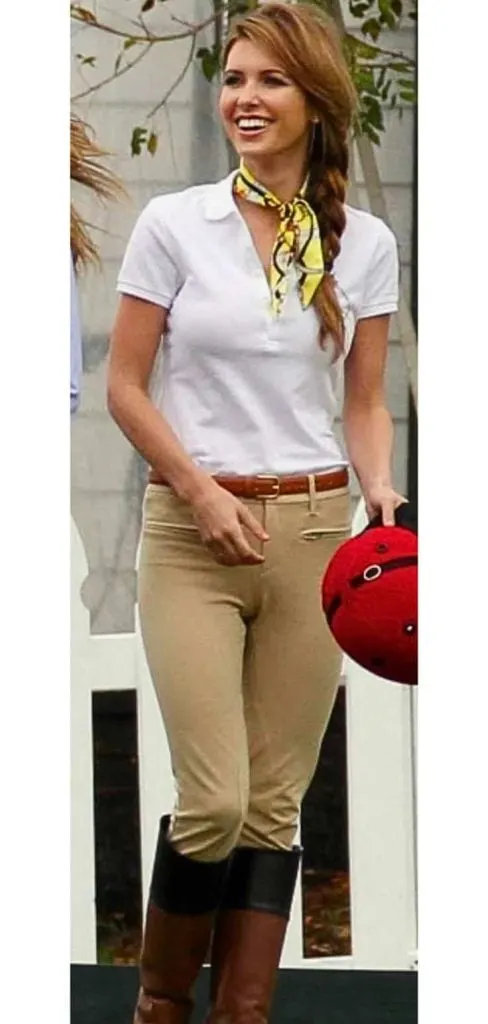 FEMININE POlo shirt with scarf