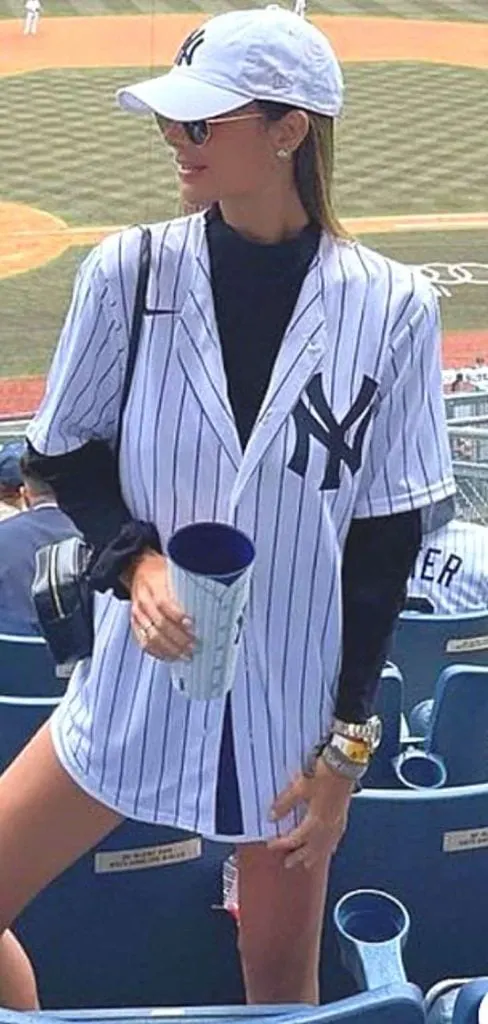 baseball jersey winter outfit ideas