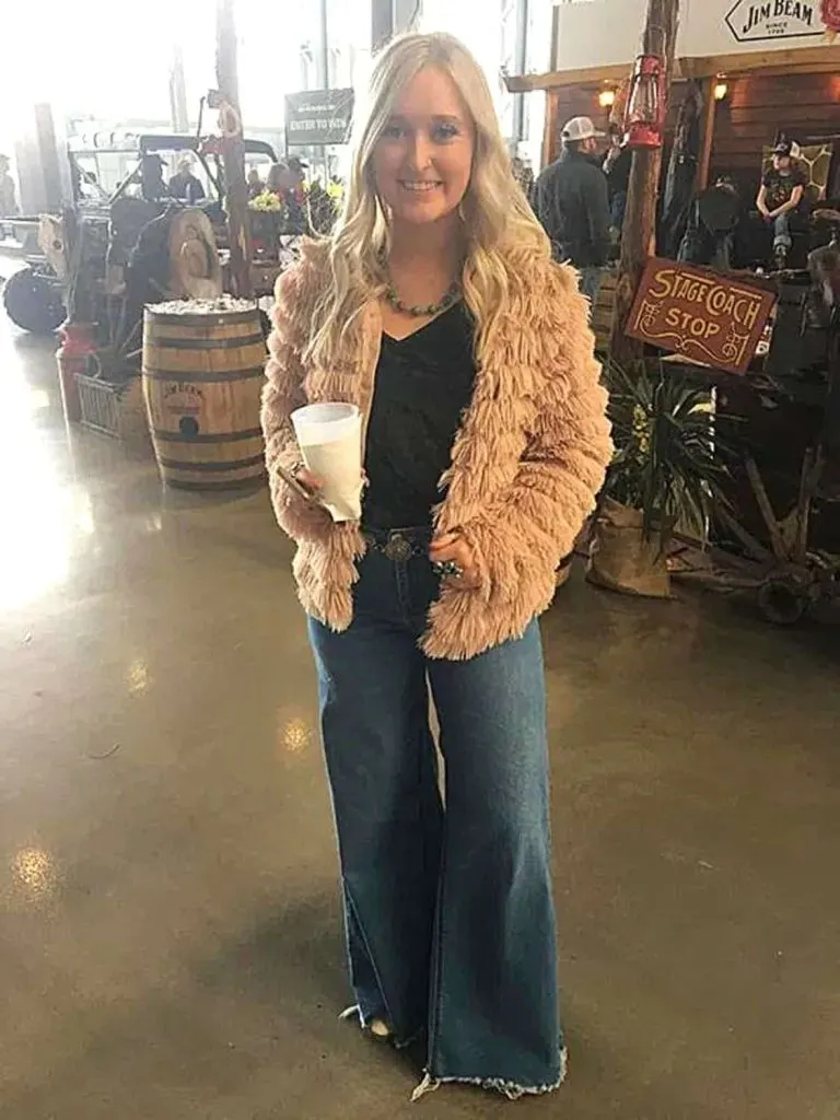 Winter rancho look with a dash of pink