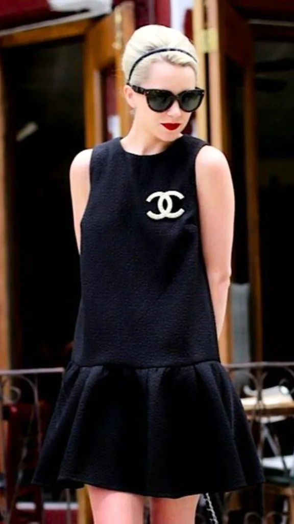 chanel black and white outit