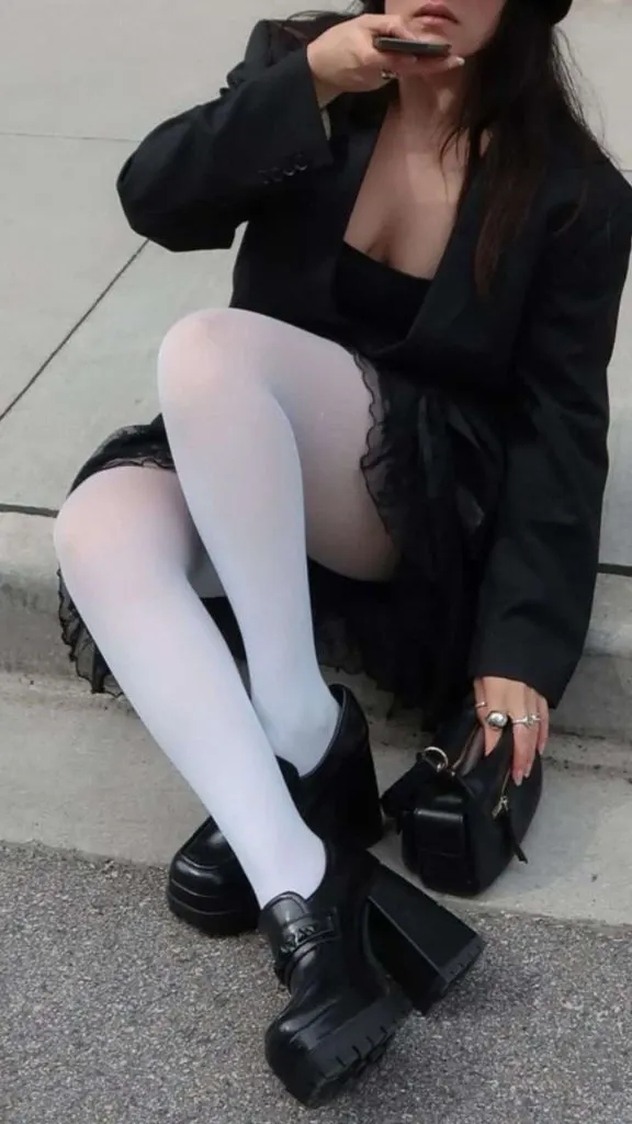 winter cute white tights outfit ideas