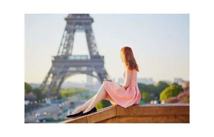 How to dress and glow up after a breakup - wear pastel colors