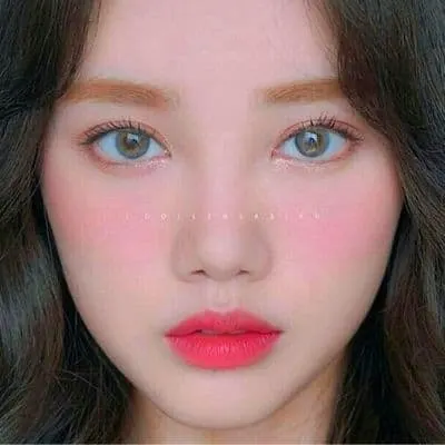 How to look innocent with makeup