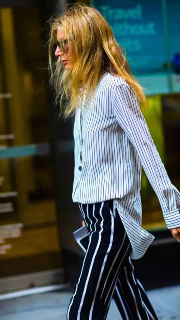 How to wear vertical stripes