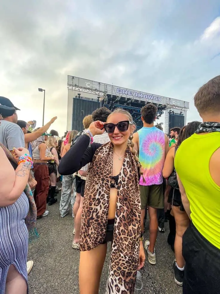 Fun Festival Outfits leopard print scarf
