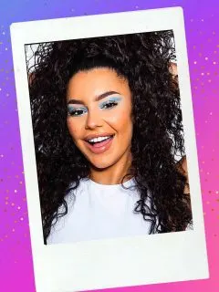 what clothes to wear blue eyeshadow