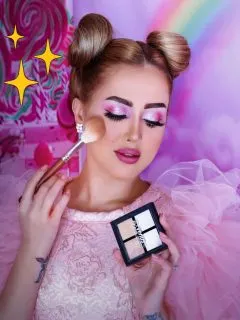 What clothes to wear pink eyeshadow