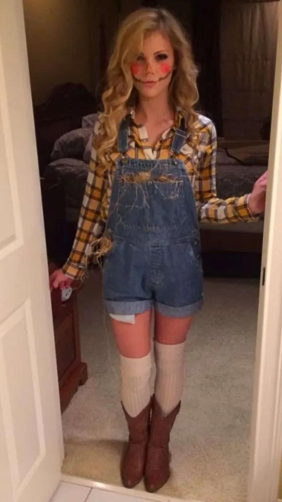 What to wear to the themed school dance