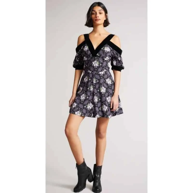 what to wear to a steakhouse date 