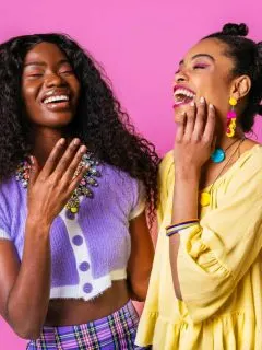 what to wear to college bar party